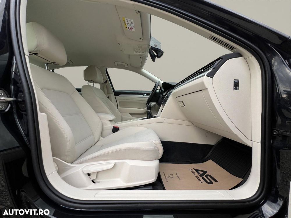 Volkswagen Passat 1.6 TDI Trendline - 21