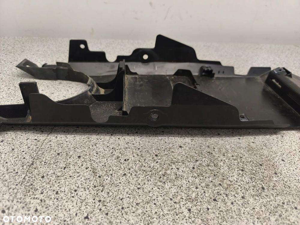 Nadkole, wypełnienie zadupka Triumph Trident 660 2022 - 12