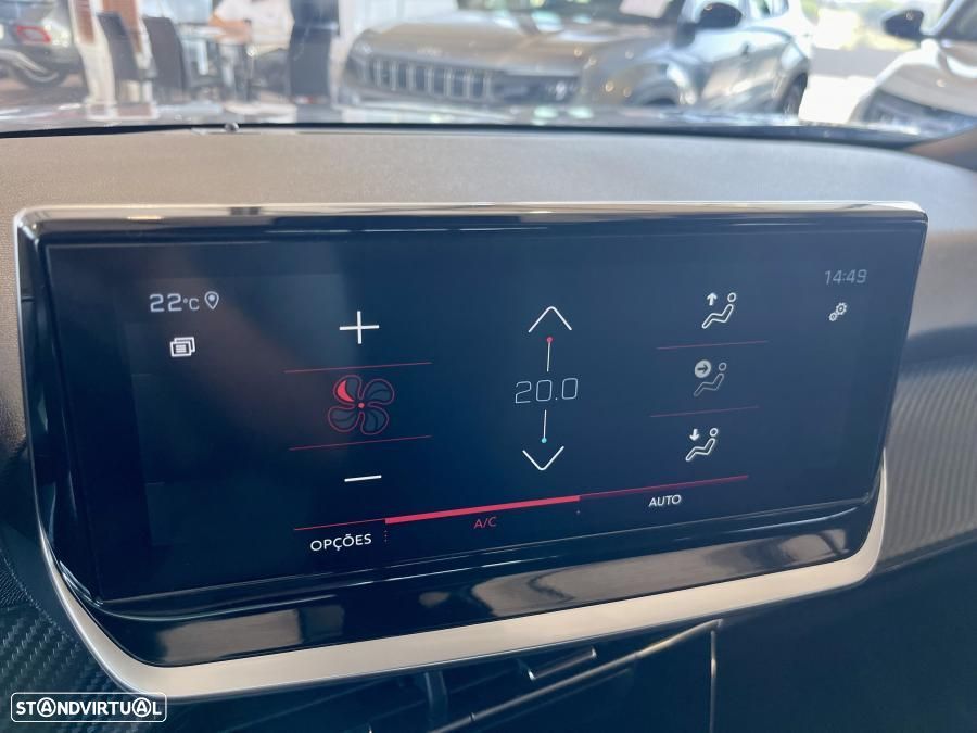 Peugeot 2008 1.2 PureTech Allure Pack EAT8 - 23
