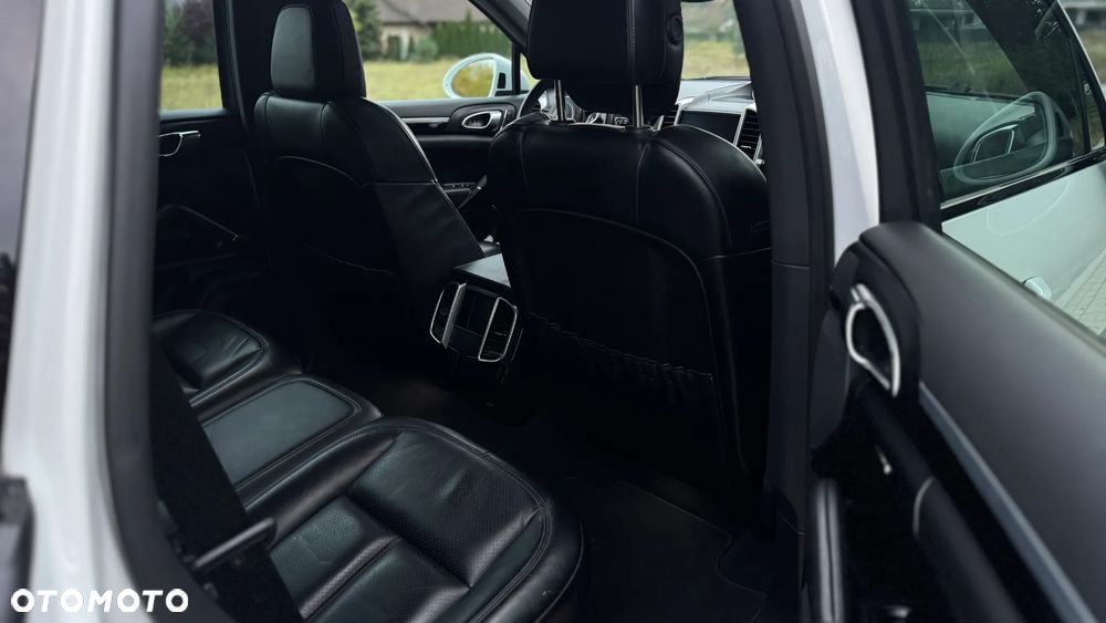 Porsche Cayenne Platinum Edition - 24