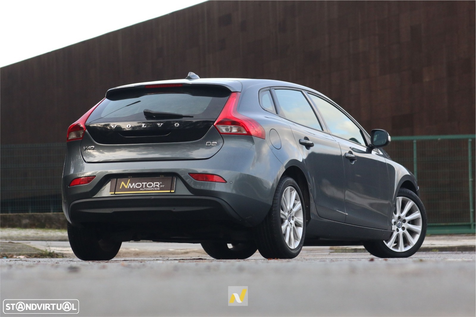 Volvo V40 1.6 D2 Momentum Powershift Eco - 2