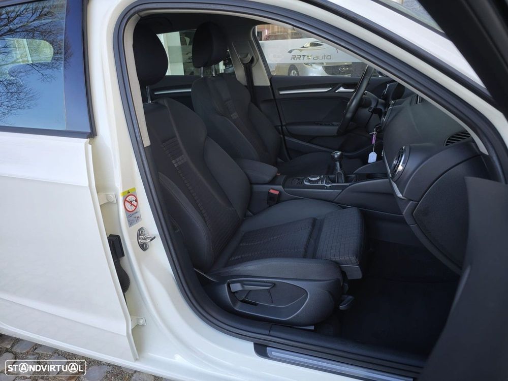 Audi A3 Sportback 1.6 TDI Ambition - 23