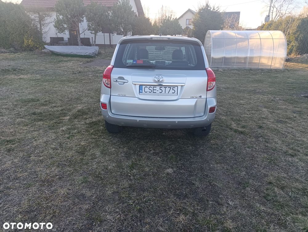 Toyota RAV4 2.2 D-4D Premium - 10