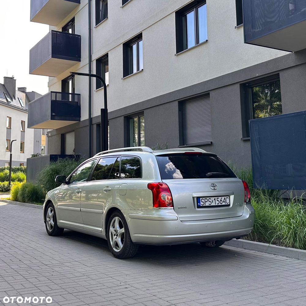 Toyota Avensis 2.0 VVT-i Team - 4