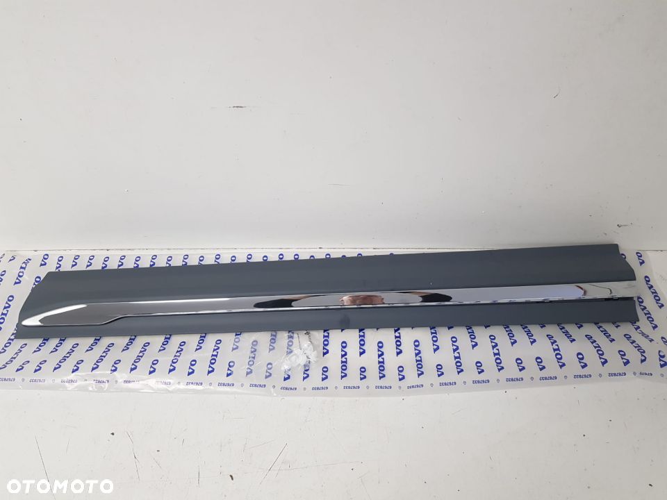 LISTWA DRZWI PRAWA PRZÓD PRZEDNIA VOLVO XC60 II 17- CHROM NOWA 31440303 39846050