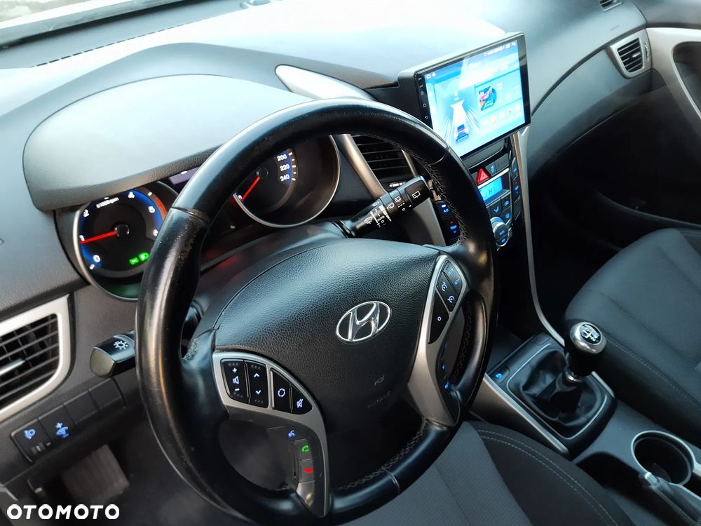 Hyundai i30 blue 1.6 CRDi Passion - 6