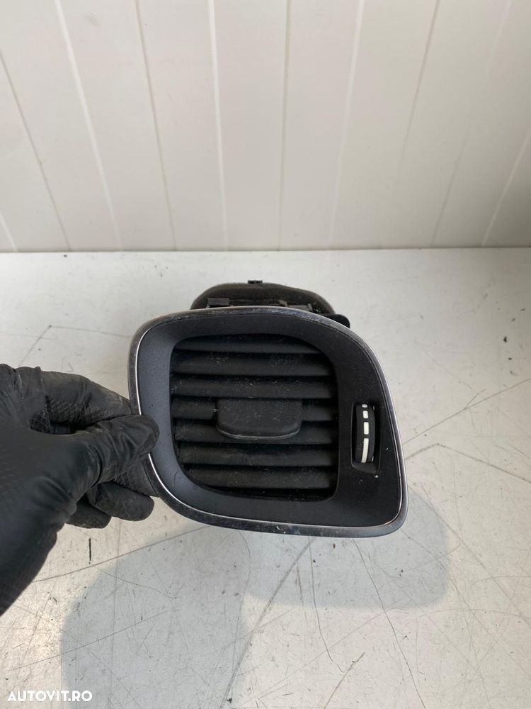 Grila aerisire bord stanga fata Volvo V40 S60 V60 30791697 31393996