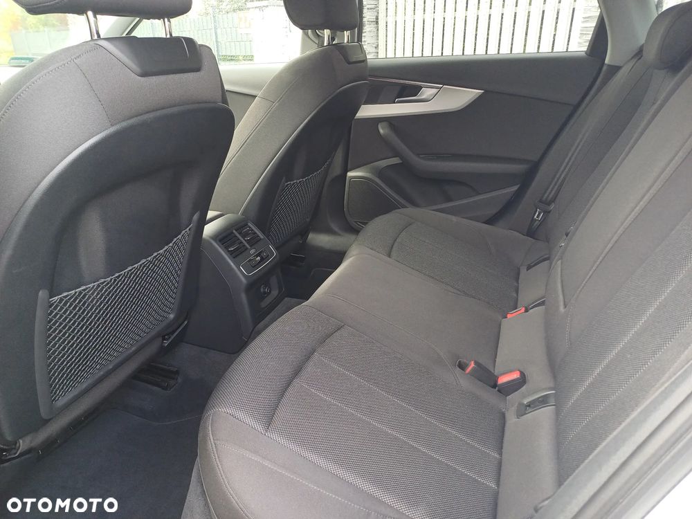Audi A4 Limousine 40 TFSI mHEV Quattro S tronic - 10