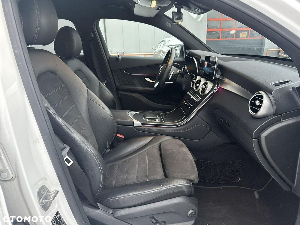 Mercedes-Benz GLC - 21