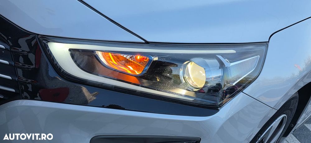 Hyundai IONIQ - 13