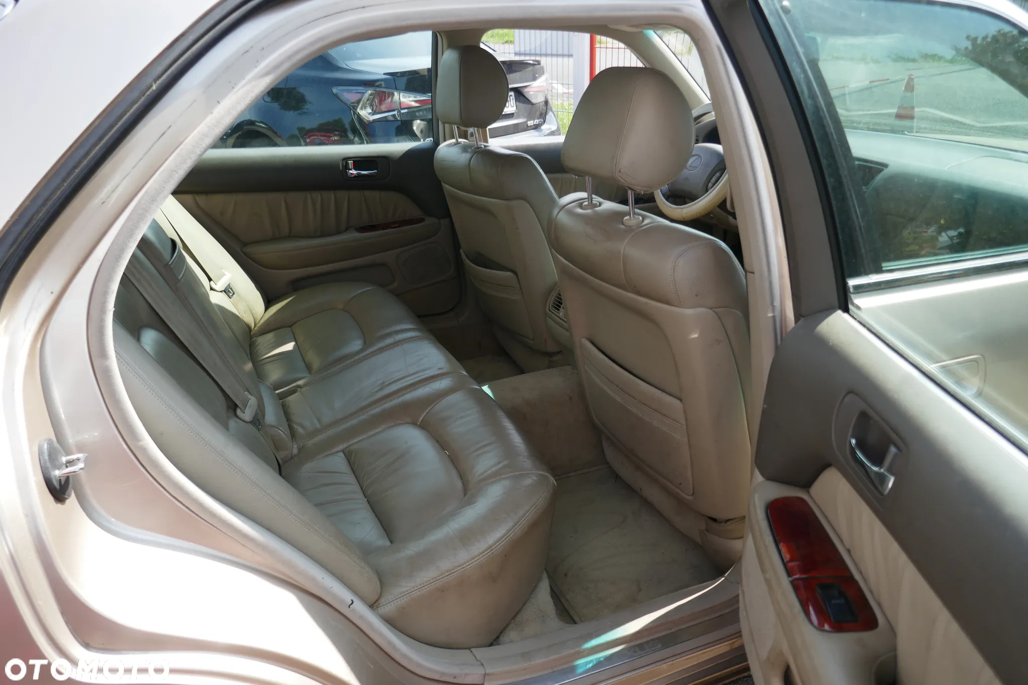 Lexus LS 400 - 12