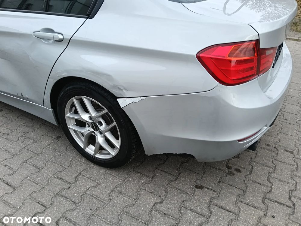 BMW Seria 3 318d DPF Edition Sport - 21