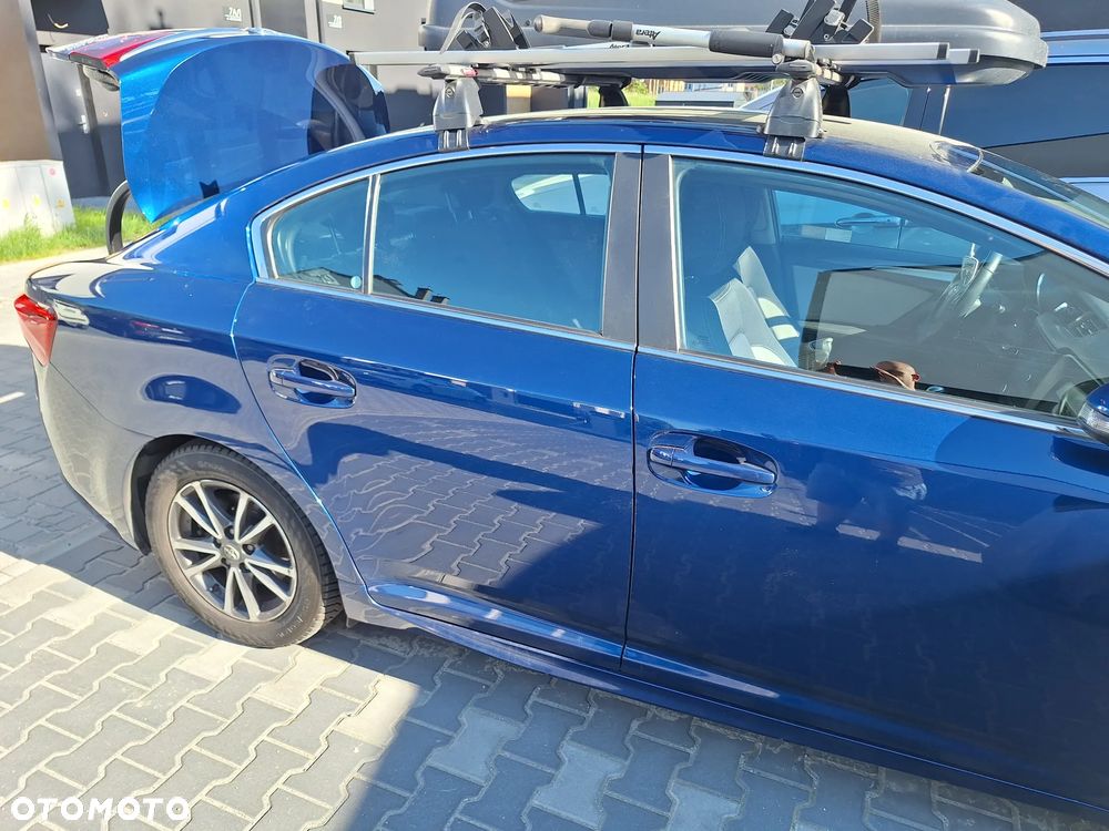 Toyota Avensis 1.8 Premium - 11