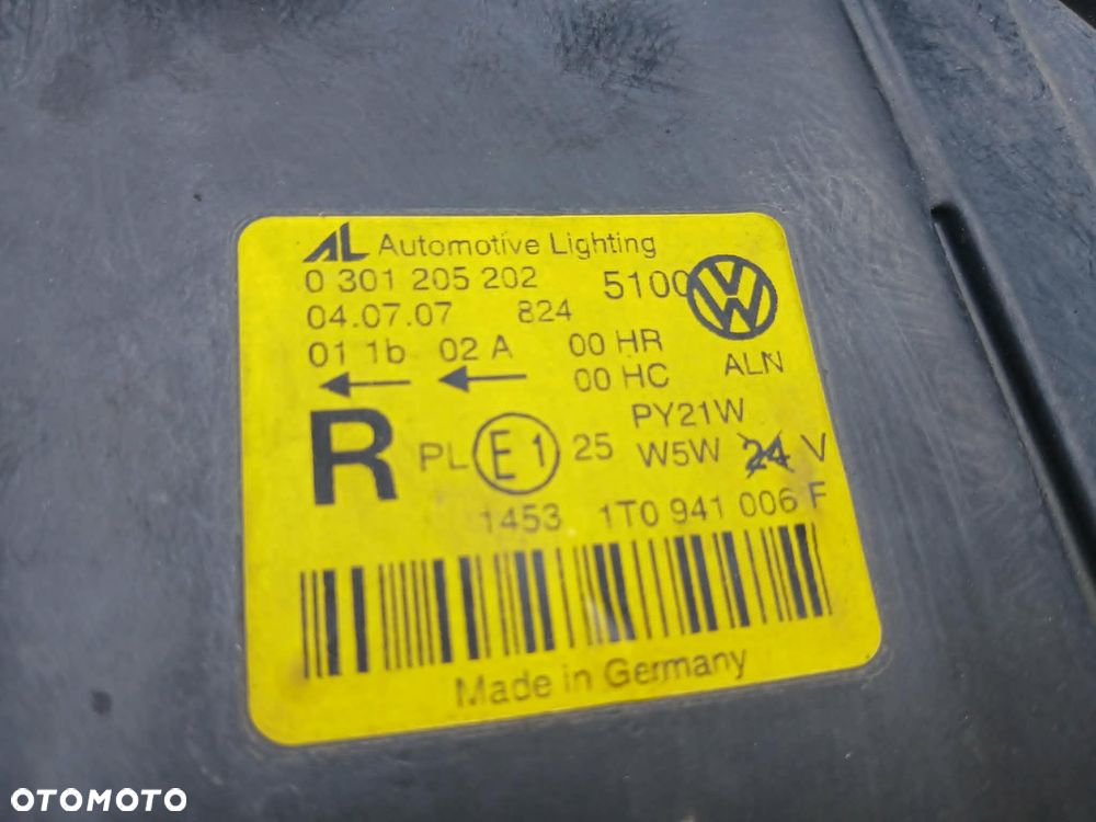 Volkswagen Touran Lampa przednia prawa - 4