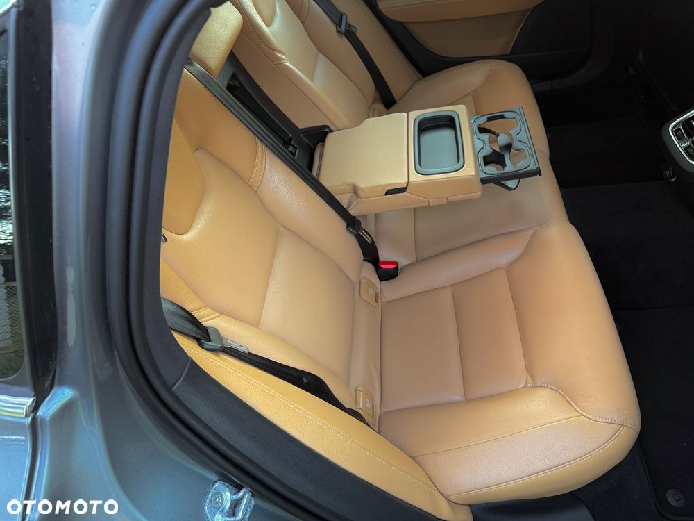 Volvo S90 D4 Geartronic Momentum Pro - 24