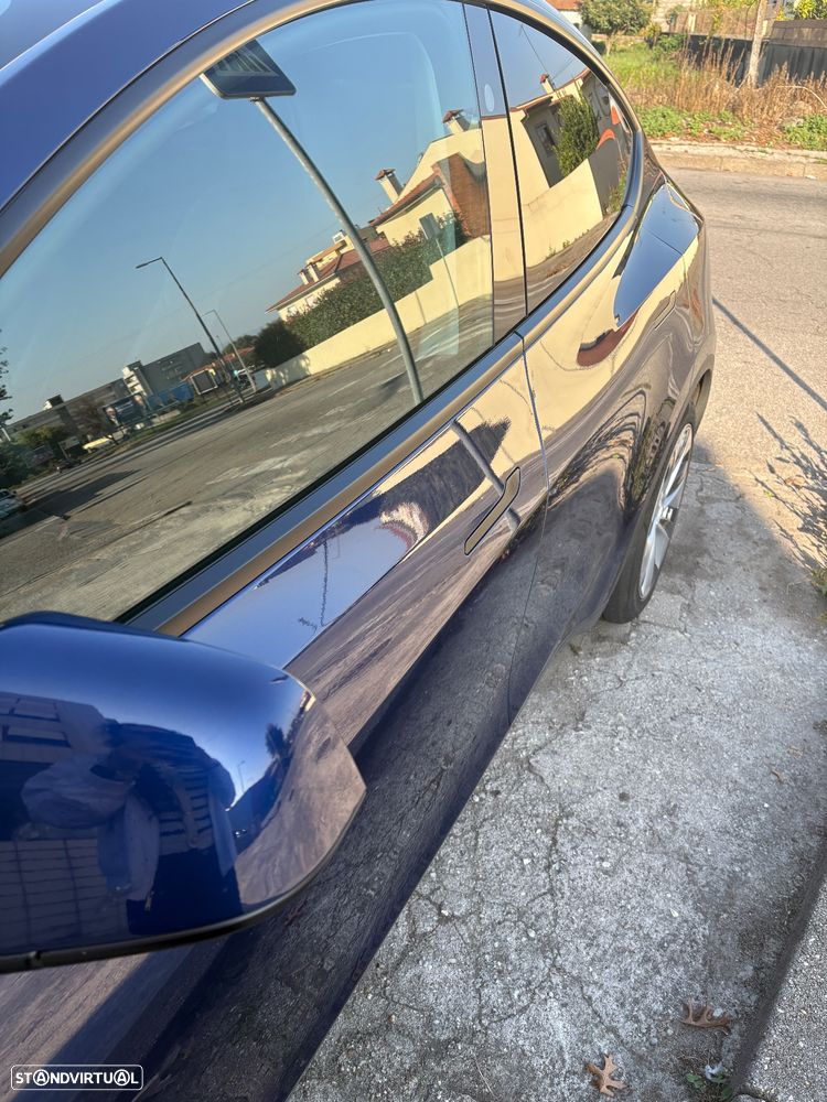 Tesla Model Y Long-Range RWD - 4