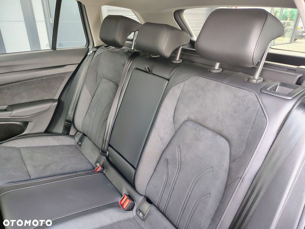 Volkswagen Golf Variant - 23