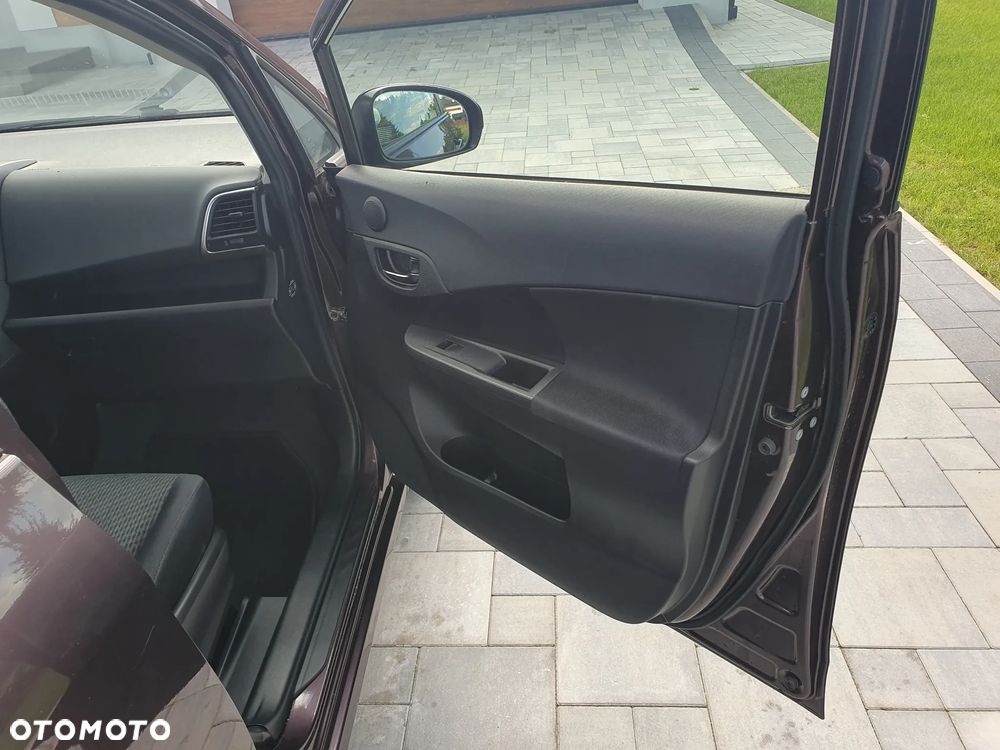 Toyota Verso S 1.33 VVT-i Life - 23