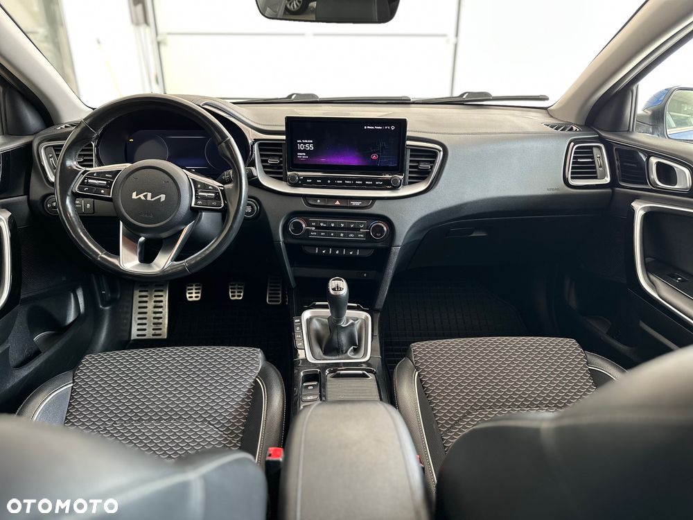 Kia Ceed 1.6 CRDi mHEV L Business Line - 14