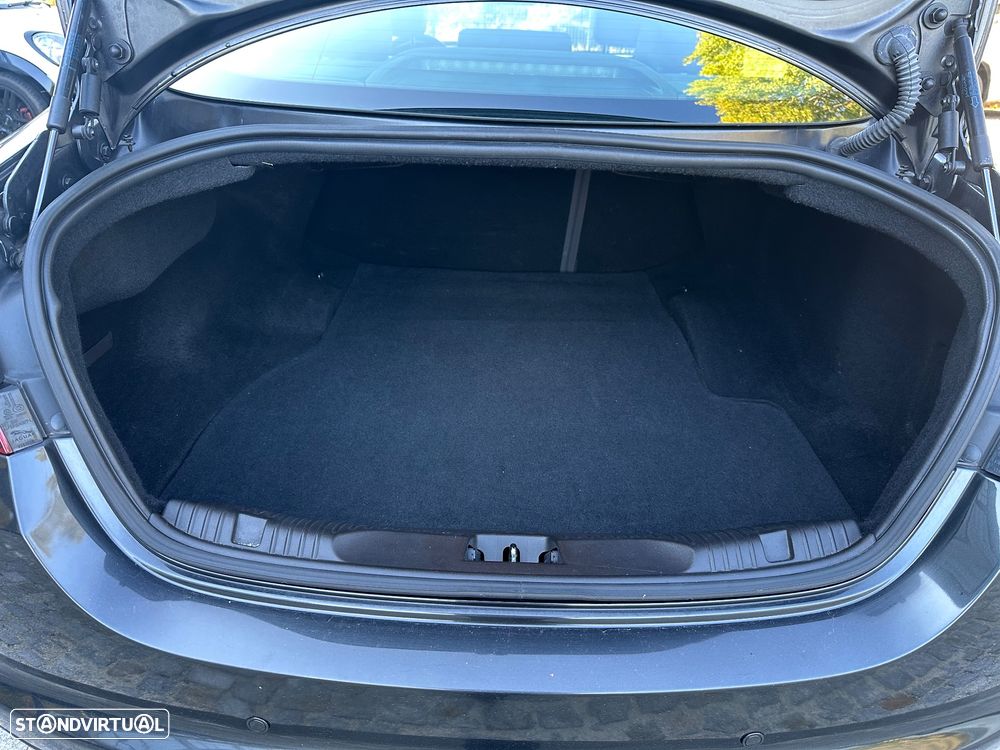 Jaguar XF 2.2 D Premium Luxury - 25