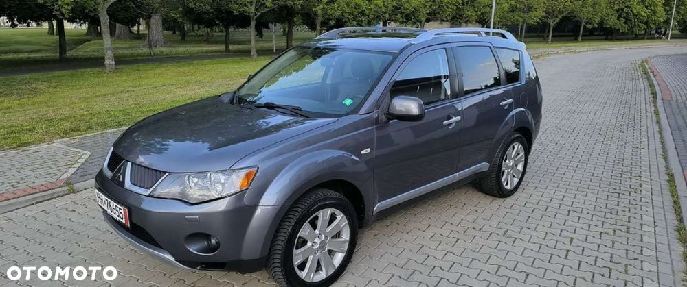 Mitsubishi Outlander - 1