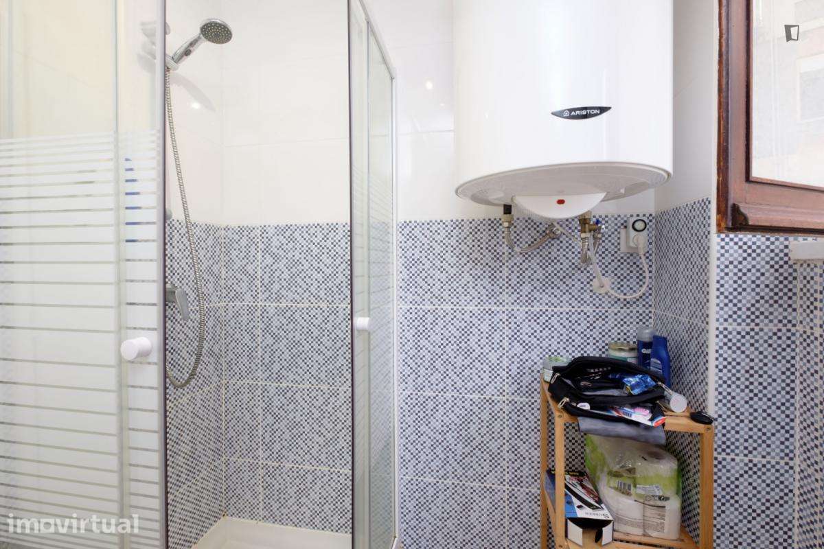 Quarto - localizado em Norton de Matos Coimbra - Grande imagem: 4/26