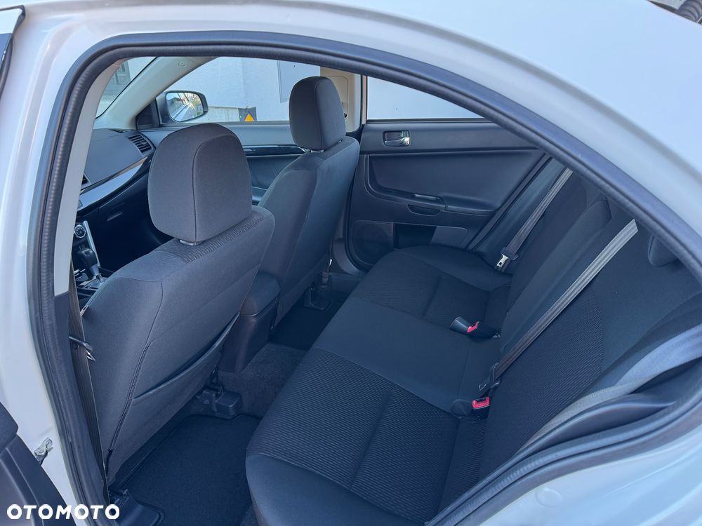 Mitsubishi Lancer Sportback 1.8 Clear Tec CVT Plus - 11