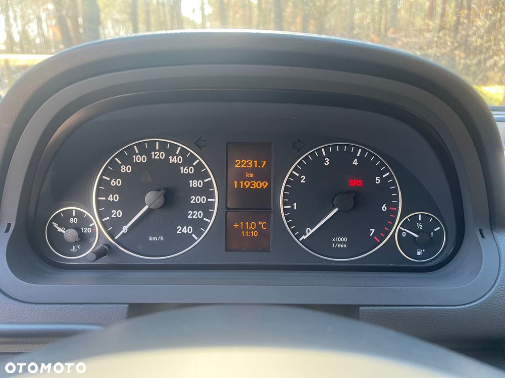 Mercedes-Benz Klasa A 180 BlueEFFICIENCY Avantgarde - 24