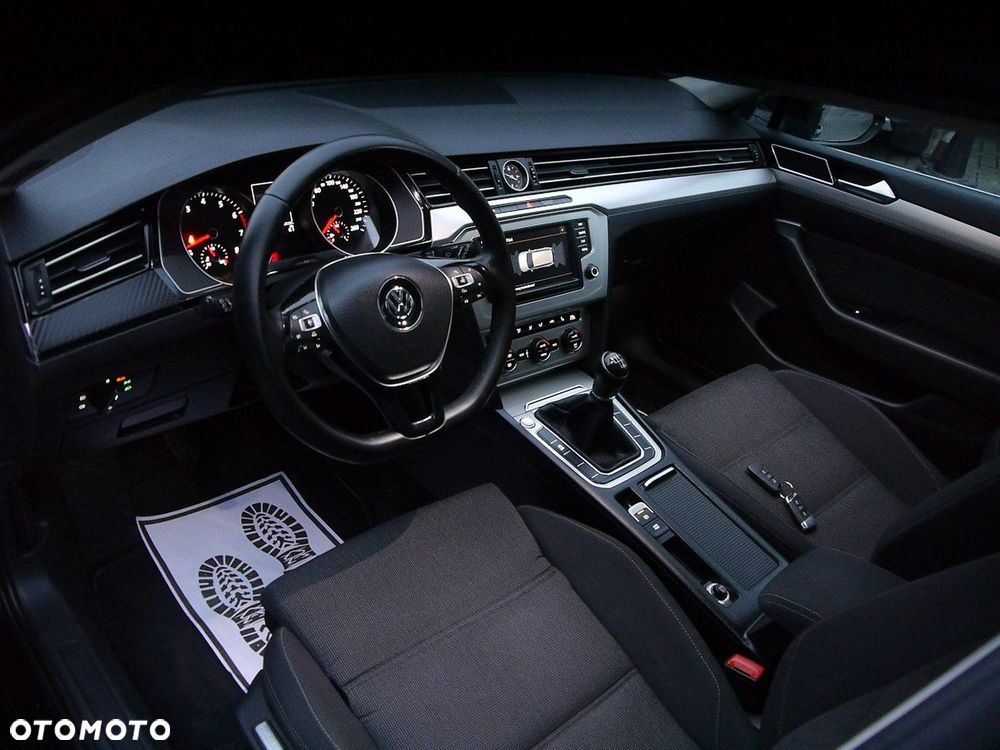 Volkswagen Passat Variant - 16