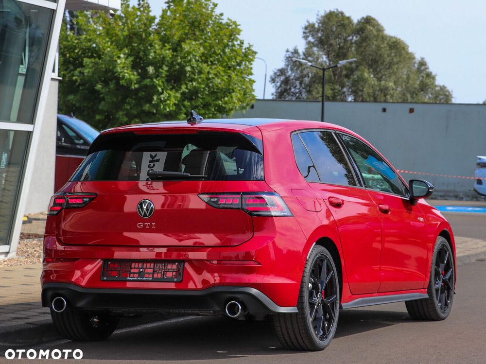 Volkswagen Golf - 8