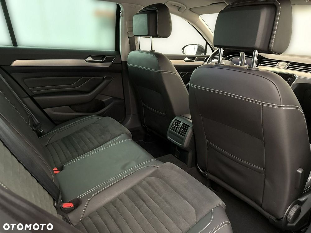 Volkswagen Passat - 24