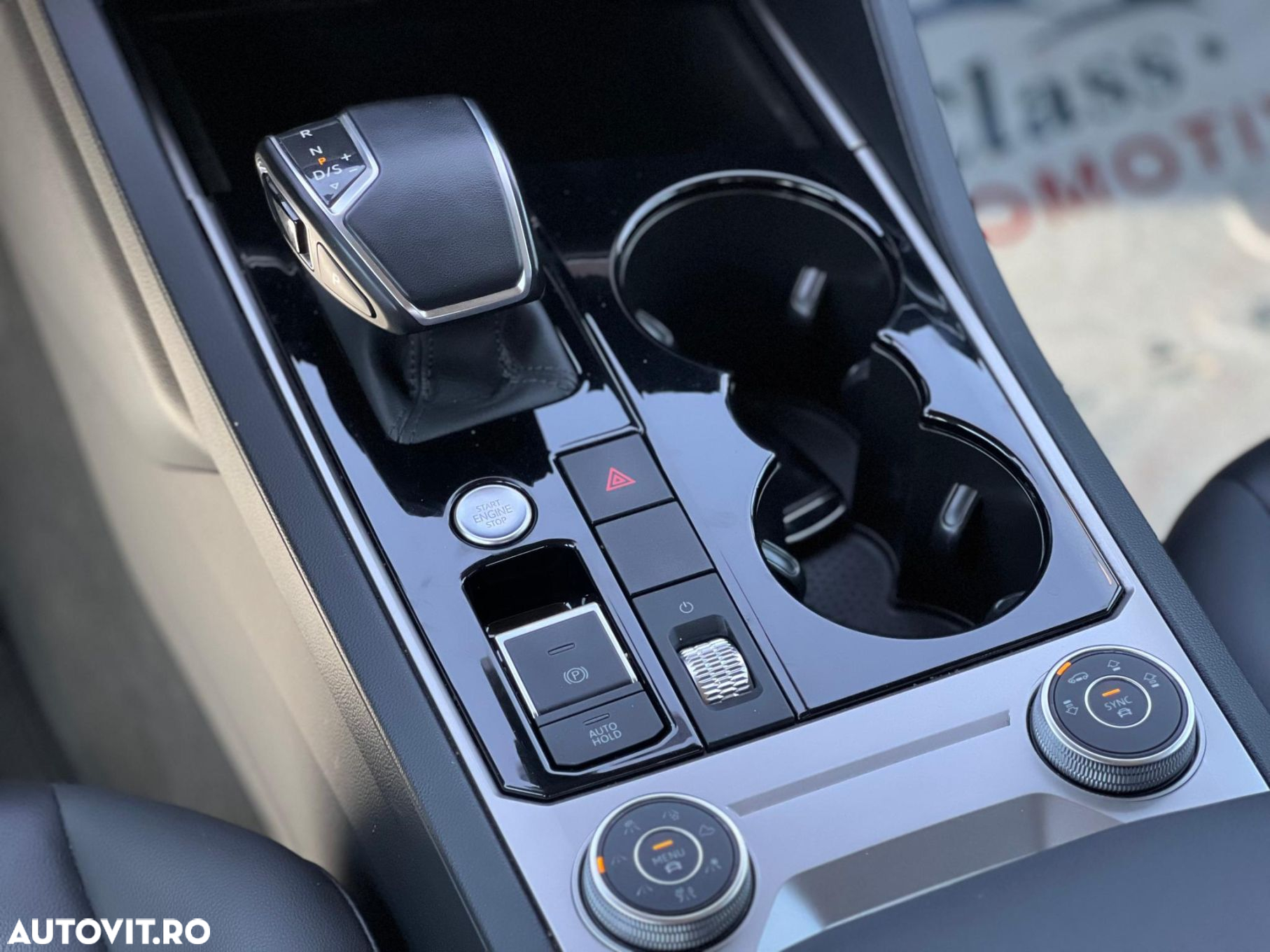 Volkswagen Touareg V6 TDI 4MOTION Elegance - 13