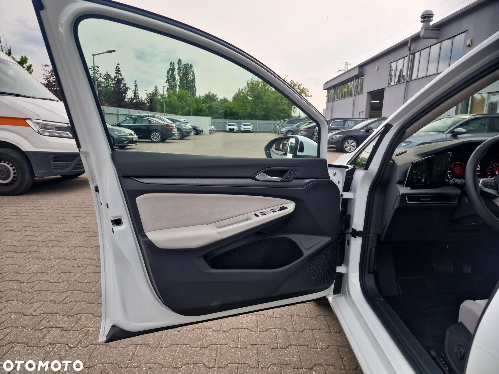 Volkswagen Golf - 10