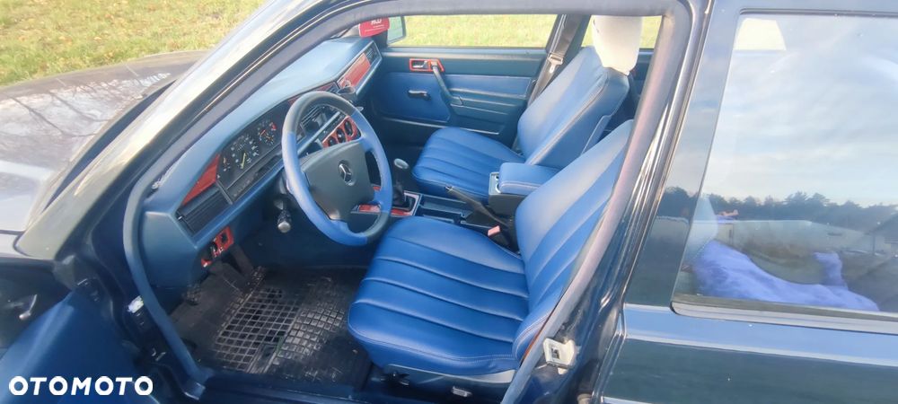 Mercedes-Benz W201 (190) - 9