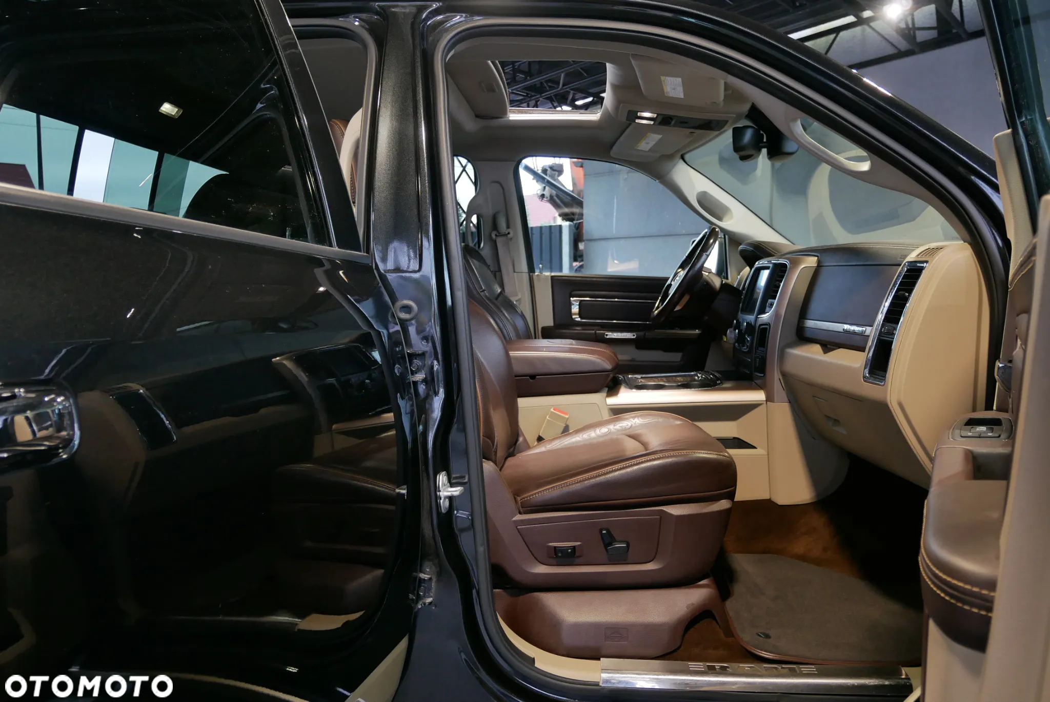 RAM 1500 5.7 Crew Cab Longhorn - 9
