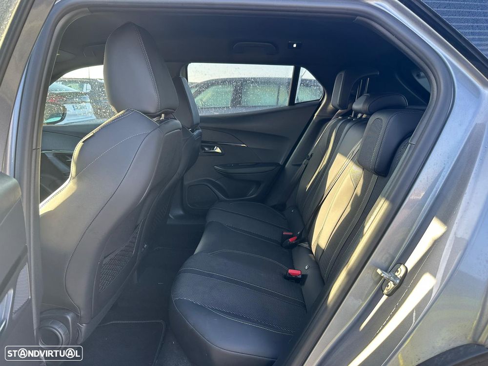 Peugeot 2008 PureTech 130 EAT8 GT - 10