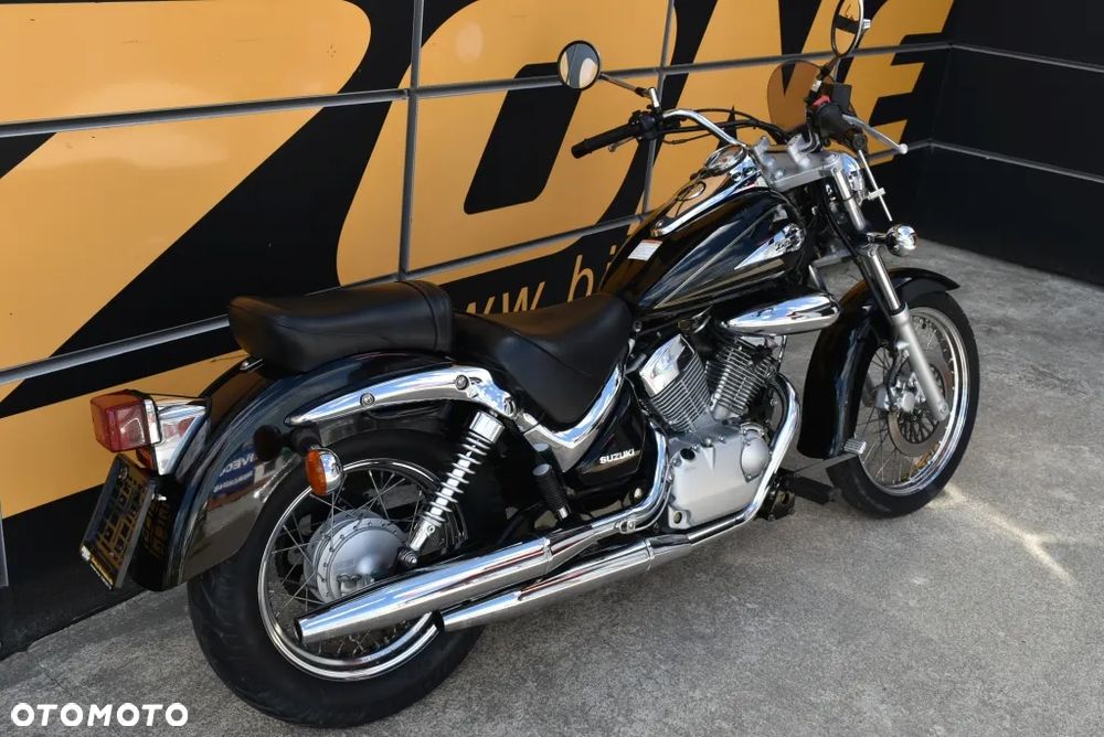 Suzuki Intruder - 4