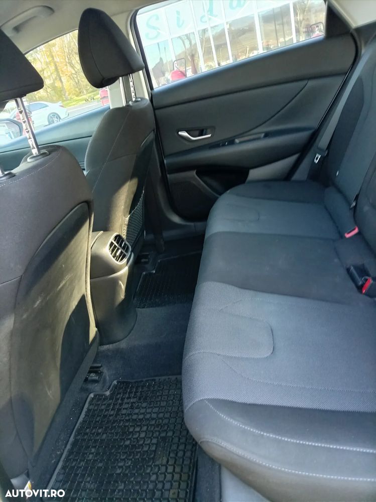 Hyundai Elantra 1.6 l 123 CP 6MT Highway - 7