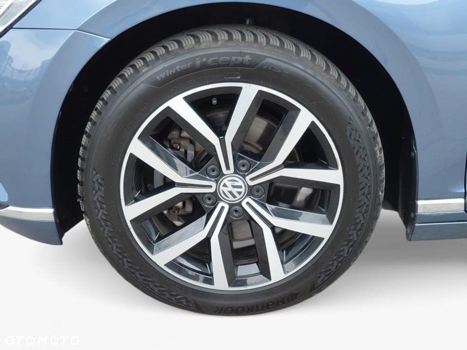 Volkswagen Passat - 9