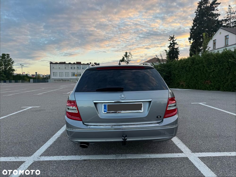 Mercedes-Benz Klasa C 200 CGI BlueEff Avantgarde - 6