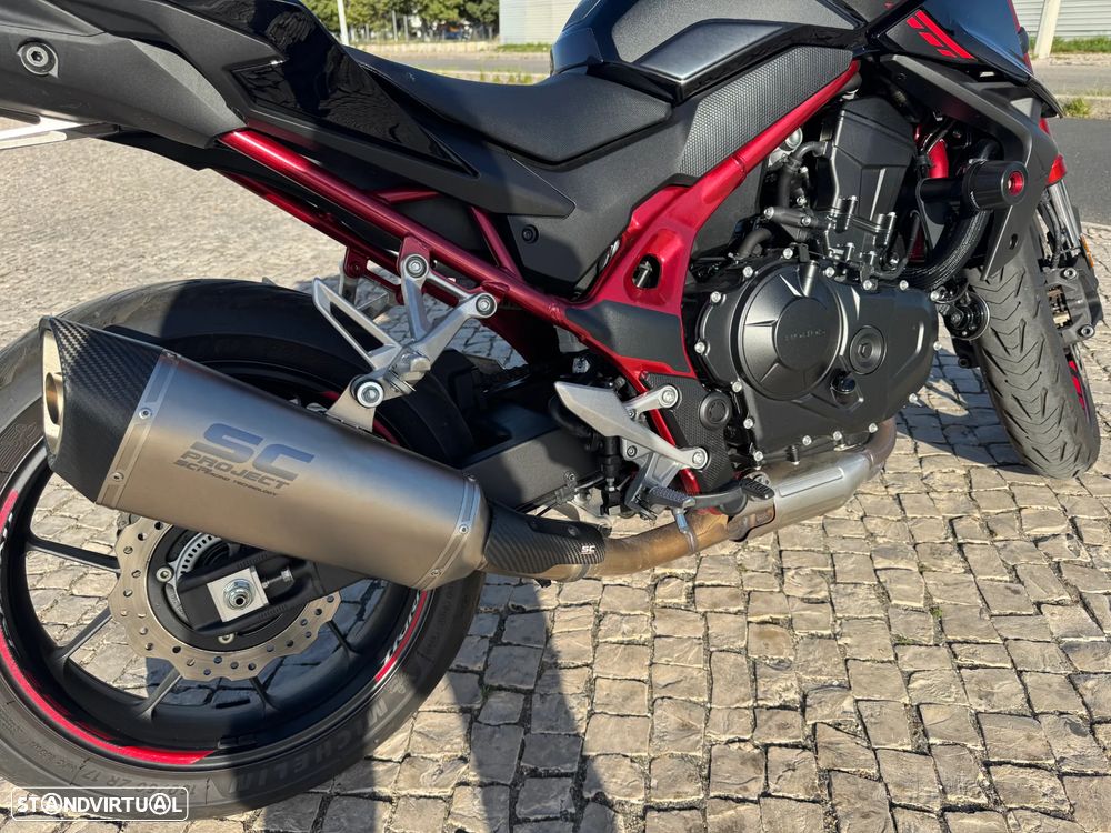 Honda CB 750 Hornet - 5