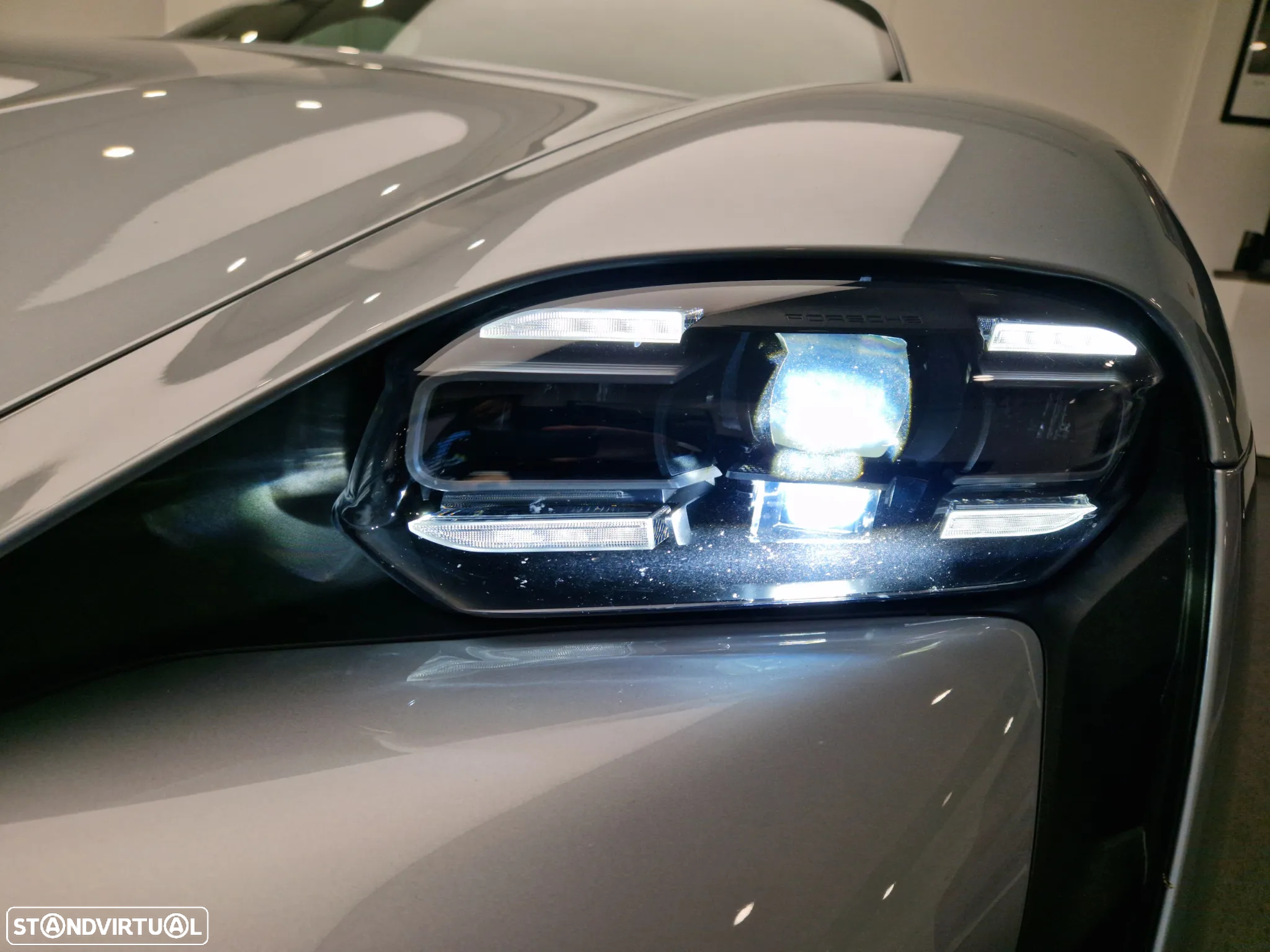 Porsche Taycan Standard - 16