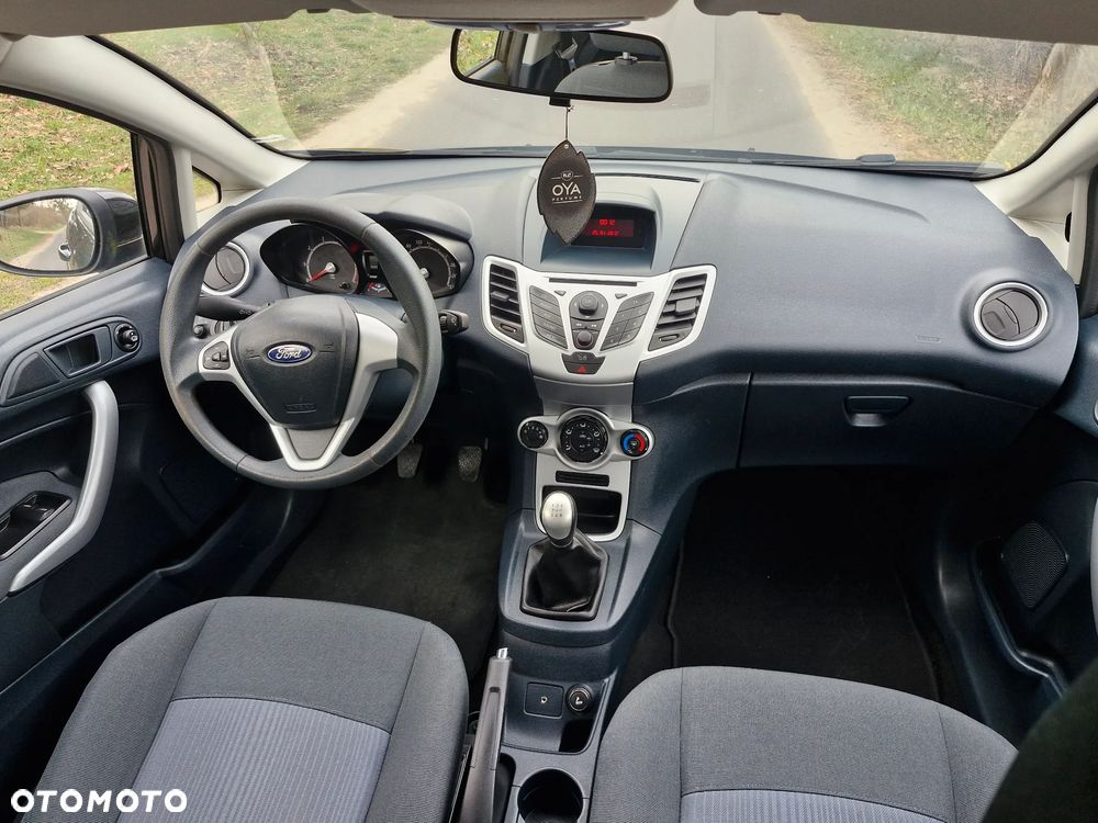 Ford Fiesta 1.25 Titanium EU5 - 16