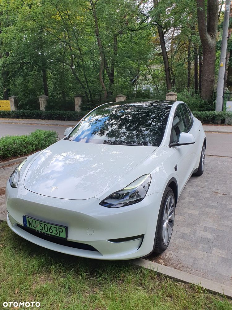 Tesla Model Y - 2