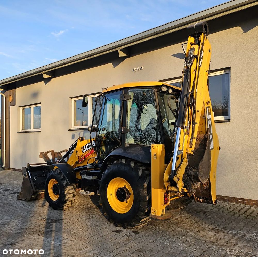 JCB 3CX Contractor 110kM - 4