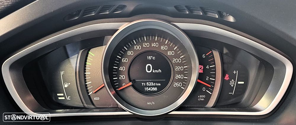 Volvo V40 D2 Kinetic - 12