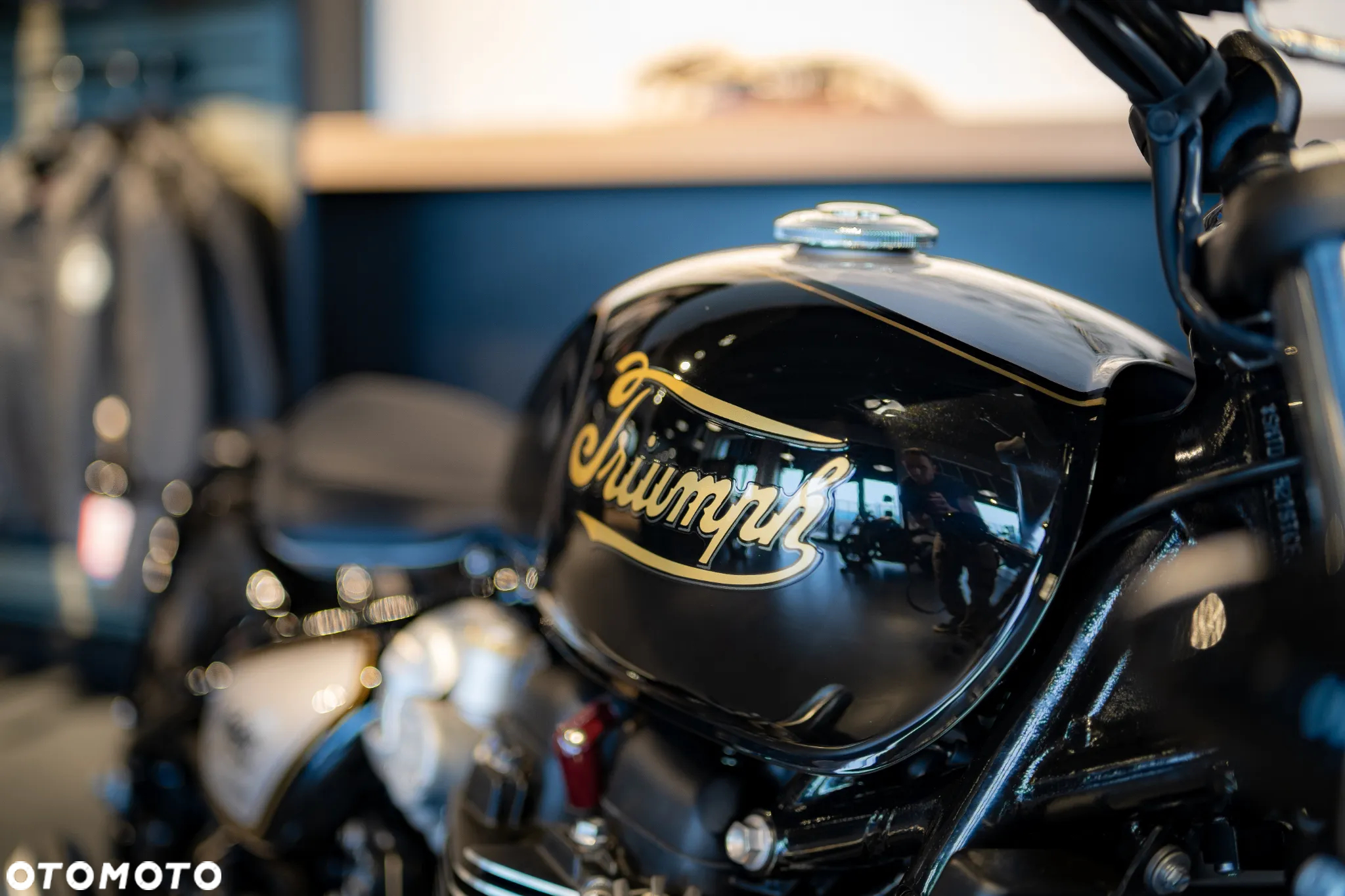 Triumph Bonneville Bobber - 19