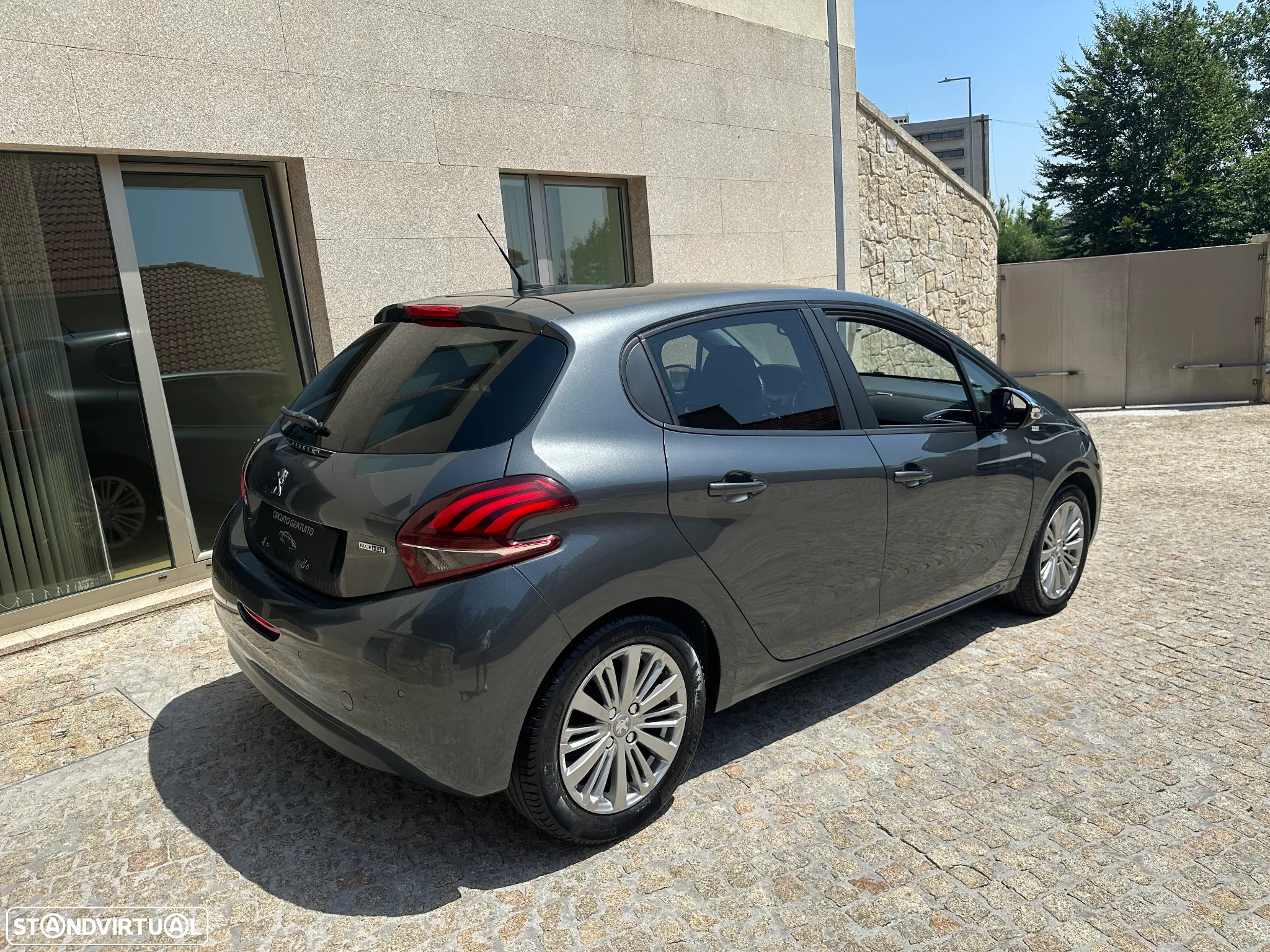 Peugeot 208 1.6 BlueHDi Style - 5