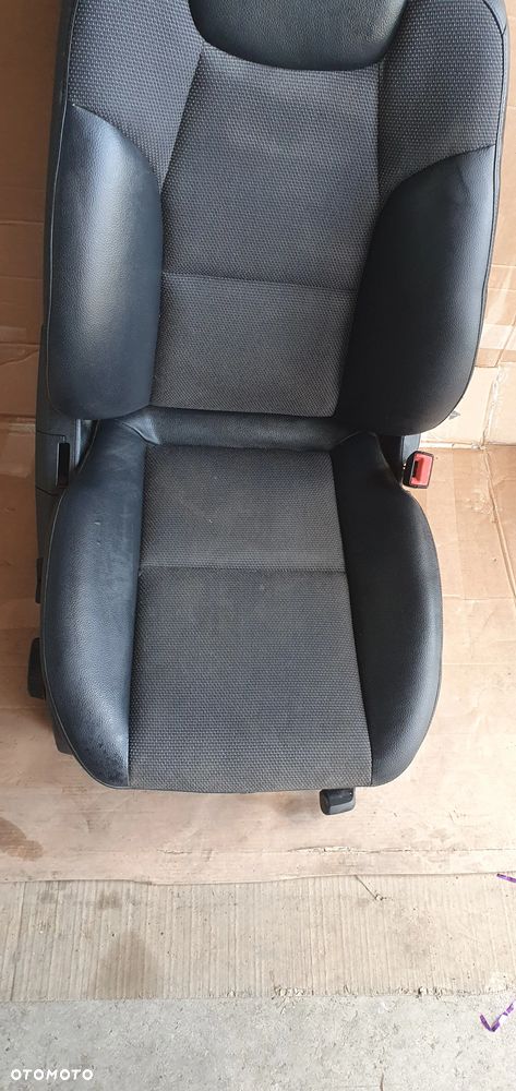 Fotel pasażera prawy przód pół skóra Mercedes C-Klasa W211 - 3