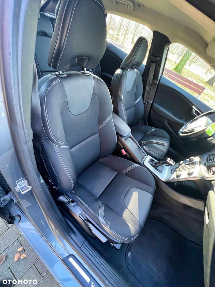 Volvo V40 D2 Inscription - 16